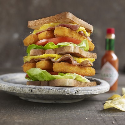 Club sandwich kalapuikoilla