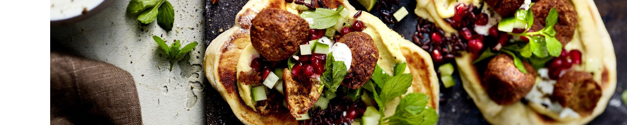 Vegepyöryköitä ja hummusta pitaleivällä