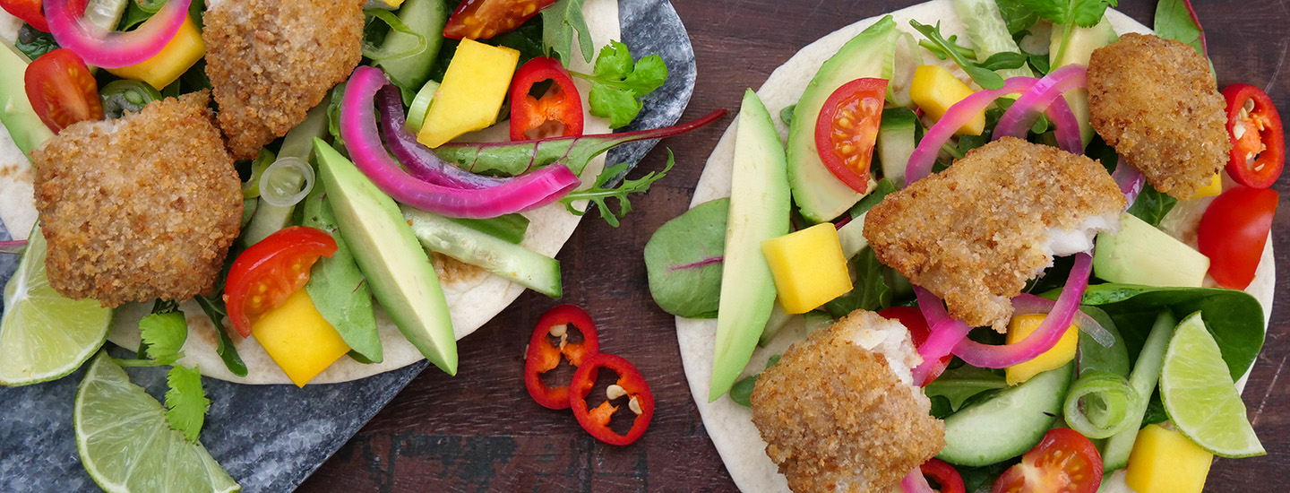 Värikkäät kalatortillat