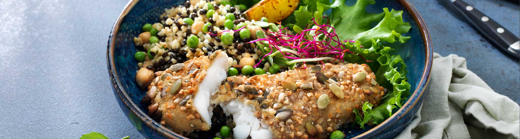 Paneroidut kalafileet bulgur-salaatilla