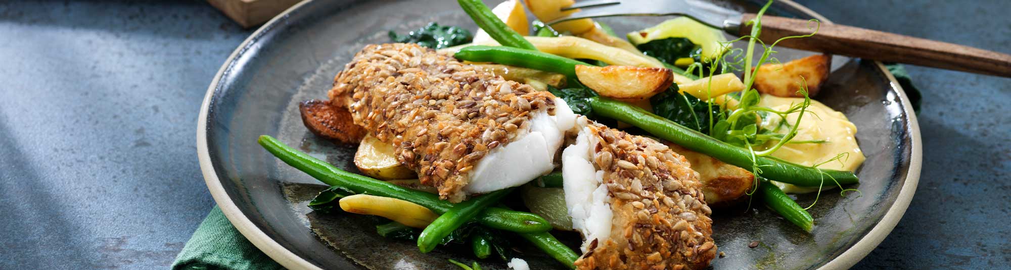 Paneroidut kalafileet ja lohkoperunat