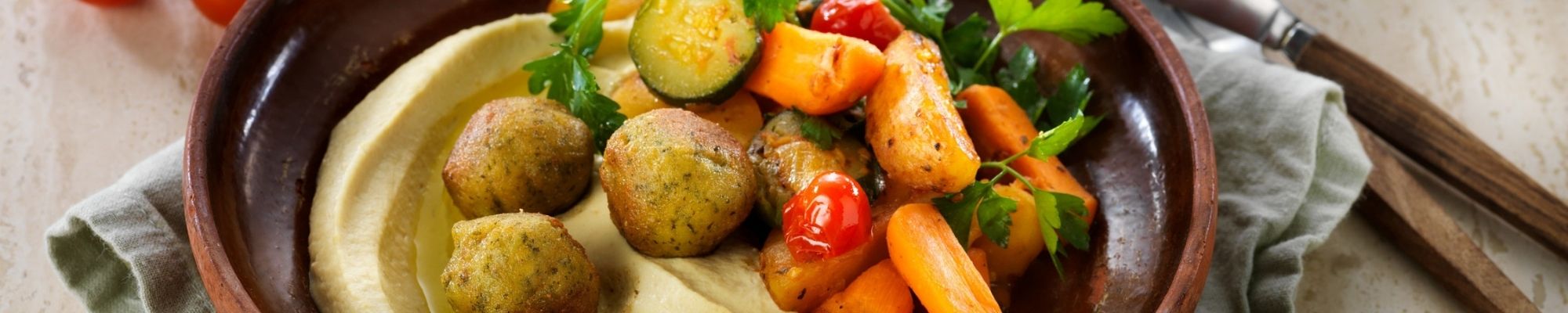 Mediterranean Style -unni- ja grillikavikset falafelinen kera