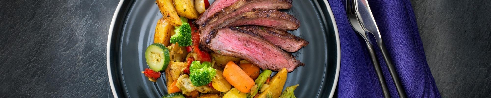 Provance Style -unni- ja grillikasviksia flap steak -pihvin ja tryffelimajoneesin kera